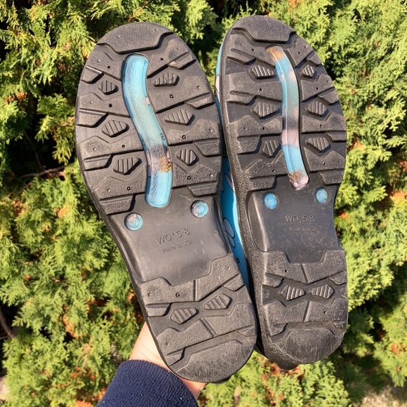 Sloggers Bumble Bee Flower Blue Waterproof Clog 
Size 8 - Picture 5 of 12